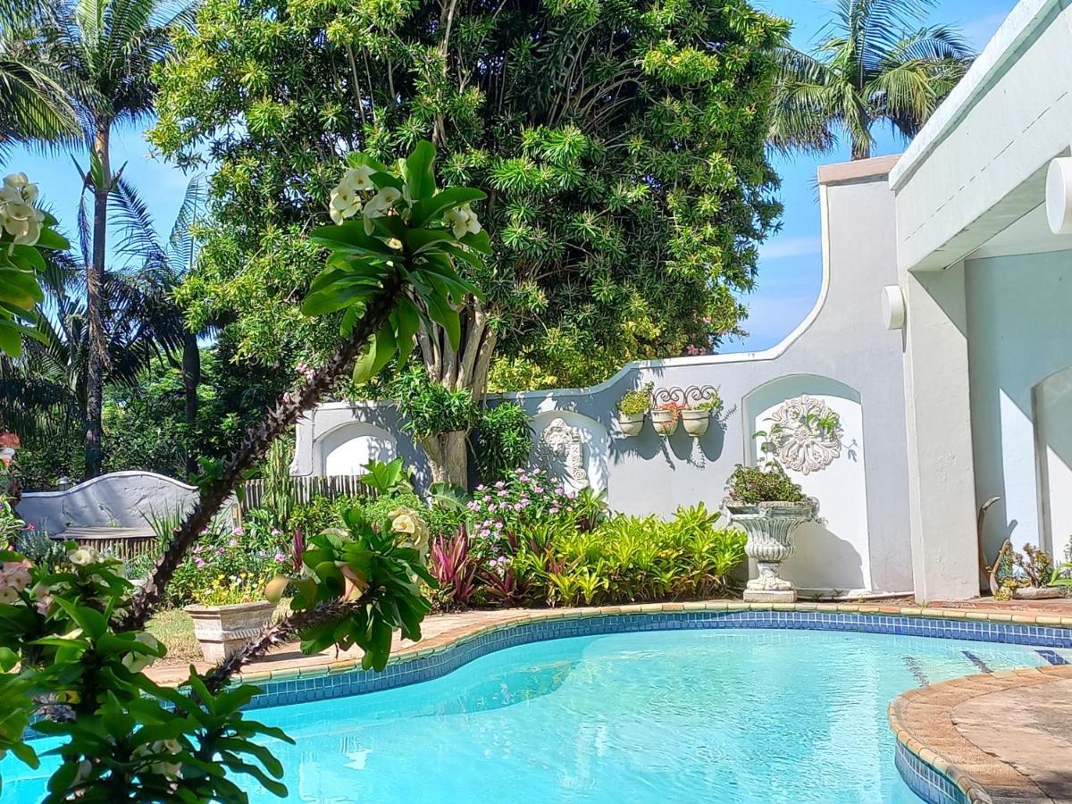 Pebble Cove Outside - Private Entrance - Twelve Square Metres * Sheffield Beach