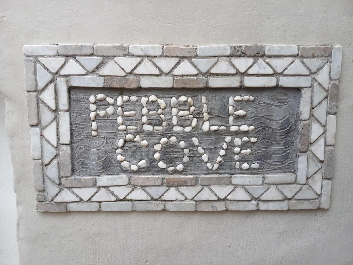 Pebble Cove Outside - Private Entrance - Twelve Square Metres Sheffield Beach